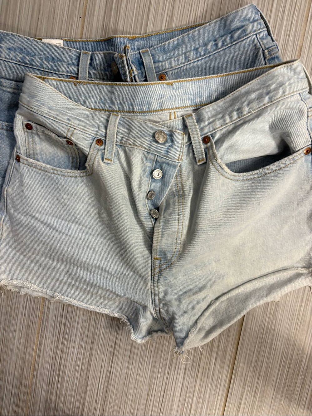 Levi’s Light Wash Denim Cutoff Shorts 2 pair - Picture 4 of 4